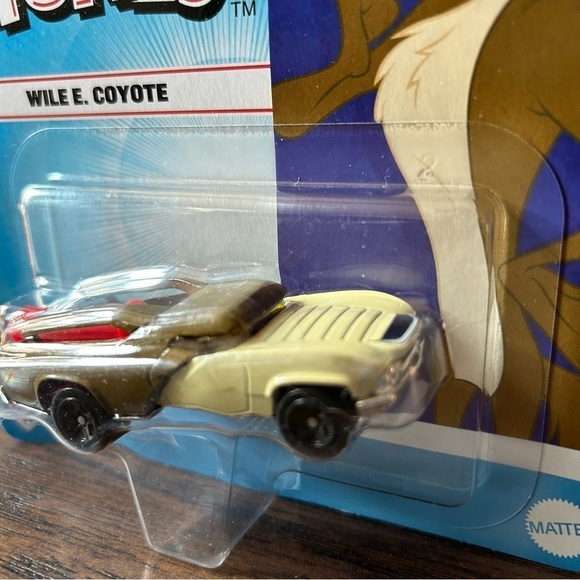 Hot Wheels Looney Tunes Wile E. Coyote - Picture 11 of 11